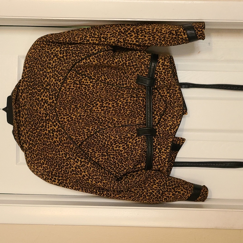 Clothes - Picture 6 of 6